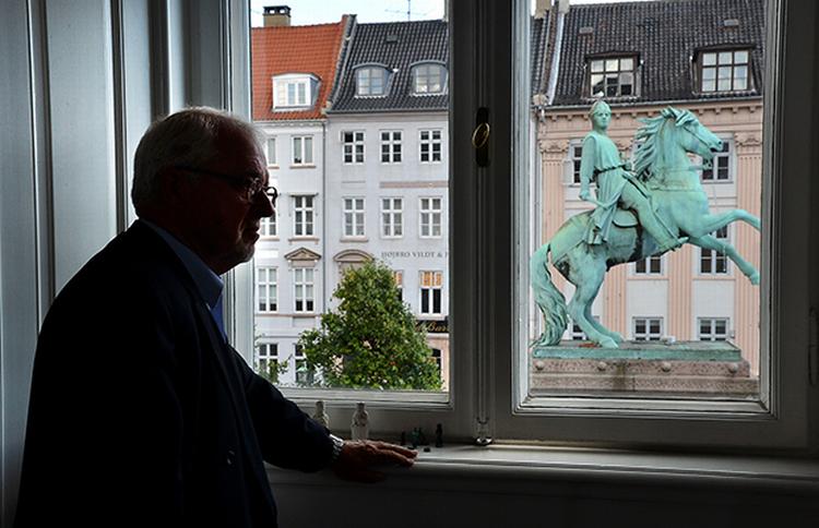 Frikendt. 71-årige Johan Schlüter blev i denne uge frikendt i en ligeledes meget omtalt fransk retssag, hvor stifteren af det nu kuldsejlede firma stod tiltalt for bedrageri. ESKESTAD MIK/Mik Eskestad Jyllands-Posten