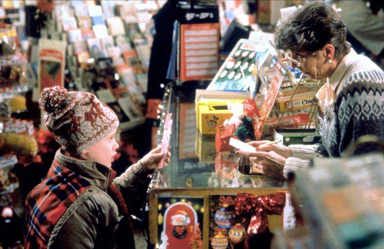 Macaulay Culkin
Film: Home Alone (USA 1990)

Director: Chris Columbus
10 November 1990
SSW89385
Allstar Picture Library/20th Century Fox
**Warning** 
This Photograph is for editorial use only and is the copyright of 20th Century Fox
 and/or the Photographer assigned by the Film or Production Company &amp; can only be reproduced by publications in conjunction with the promotion of the above Film.
A Mandatory Credit To 20th Century Fox is required.
The Photographer should also be credited when known.
No commercial use can be granted without written authority from the Film Company.

Character(s): Kevin McCallister Entertainment Foto: 20th Century Fox/Allstar Picture Library