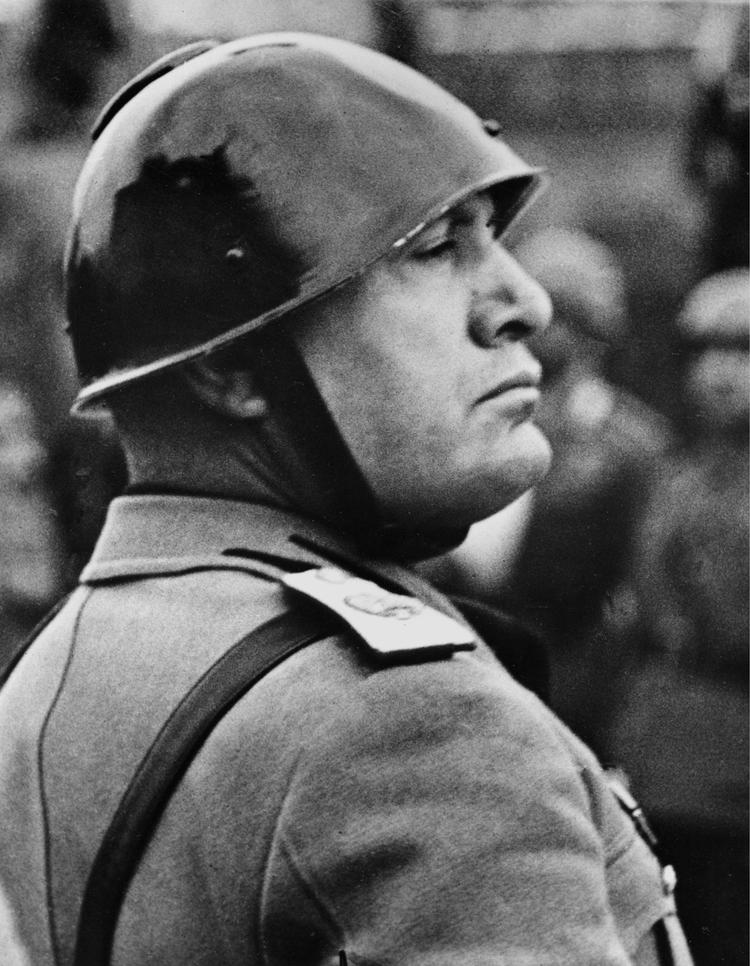Fascisme. Den italienske diktator Benito Mussolini var leder af landets fascistparti. Han døde i 1945. POLFOTO/AP