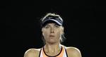 Det møder kritik fra flere sider, at tennisspilleren Maria Sharapova får wild card til at deltage i mindst tre kommende turneringer, selv om hun de sidste 15 måneder har haft karantæne på grund af en positiv dopingtest. 