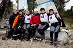 OL-kapløb. Selv om de kæmper om den danske plads i OL-feltet, er der god stemning blandt 49erFX-sejlerne (fra venstre) Marie Thusgaard Olsen, Ida Marie Baad Nielsen, Anne-Julie og Majken Schütt, Katja Salskov-Iversen og Jena Mai Hansen. FINN FRANDSEN (arkiv)/POLFOTO
