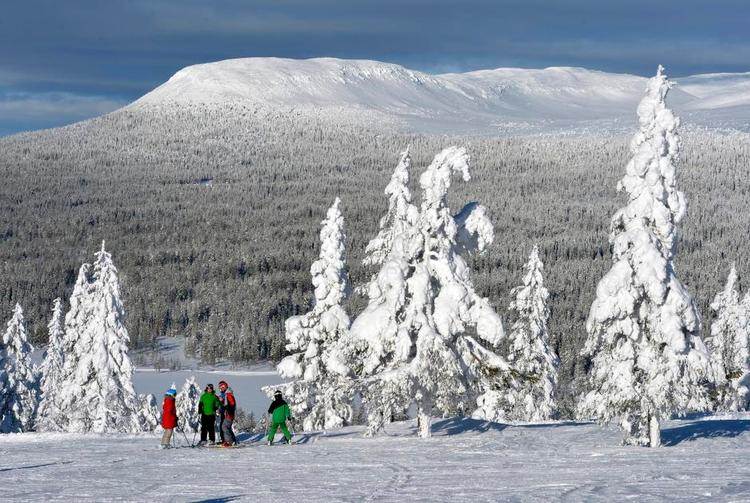 Udsigt. I klart vejr er der udsigt til det smukke Nipfjället fra de fleste pister på Idre Fjäll. Nisse Schmidt