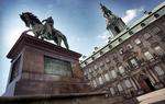 724499-04_09_2003-Christiansborg Slot