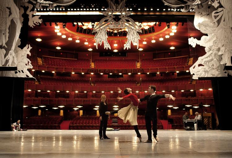 Ballerina. På Det Kongelige Teater har man siden 2010 købt balletsko for cirka 1 million kroner om året uden at sende ordren i udbud. Det er i strid med EU-reglerne. Peter Hove Olesen (Arkivfoto)/POLFOTO