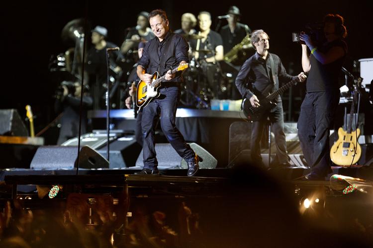 Bossen. Her ses Springsteen på scenen på Roskilde Festival i 2012. 