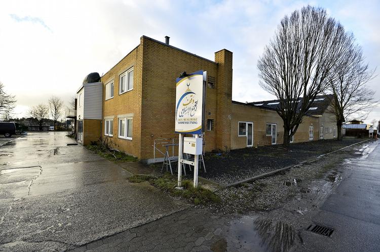 Kontroversiel. Moskeen på Grimhøjvej i Aarhus er blandt de otte moskeer, der skildres i TV2's dokumentarserie 'Moskeerne bag sløret'. 