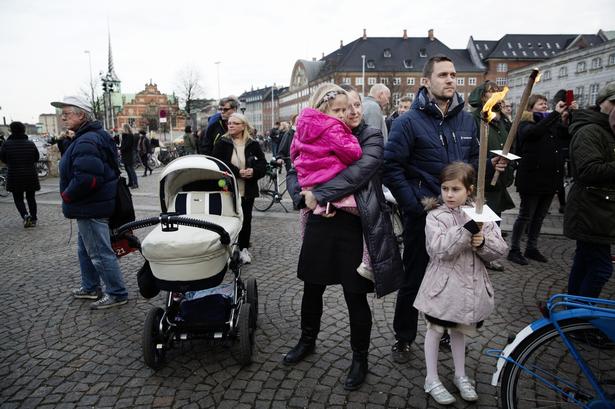 Mindehøjtidelighed for Anker Jørgensen på Christiansborg Slotsplads