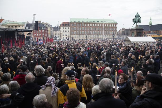 Mindehøjtidelighed for Anker Jørgensen på Christiansborg Slotsplads