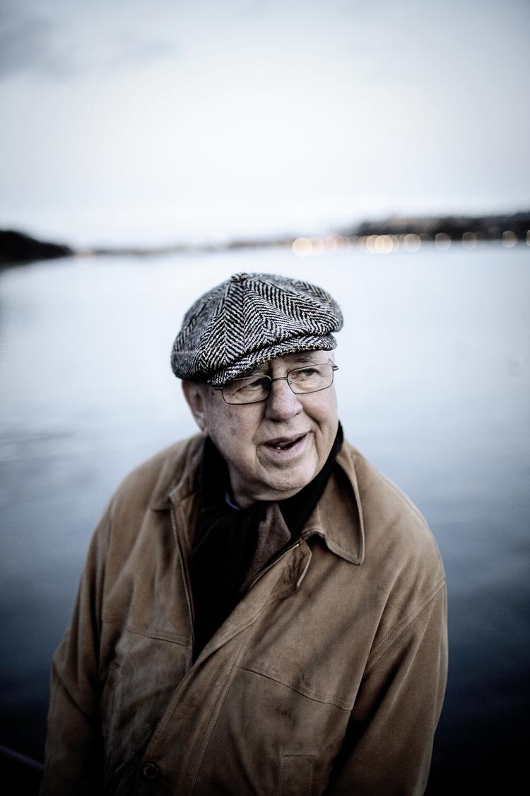 Idol. Da Klaus Rifbjerg overrakte en bogpris til Lise Rønnebæk, spurgte hun, hvad han syntes om hendes bog.»Ærlig talt, jeg har ikke læst den«, svarede han. Arkivfoto: Joachim Adrian Arkivfoto Joachim Adrian