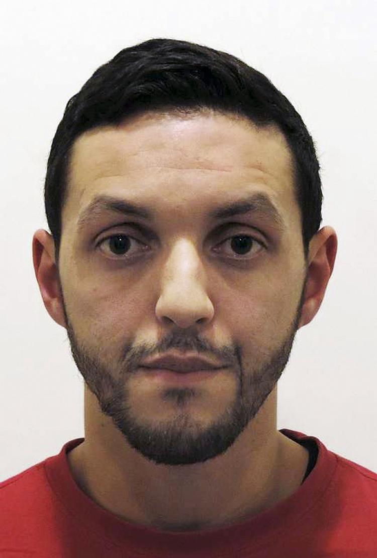 Anholdt. Mohammed Abrini er 31 år. Han har været en af Europas mest eftersøgte mænd i fire måneder - siden terrorangrebene i Paris. /AP