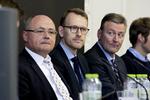 Danske Banks chefjurist, Flemming Pristed (i midten med briller), forlader sin stilling.



09:00 Høring om skattely

Folketingets Skatteudvalg holder i dag høring om skattely. Høringen er hasteindkaldt efter ønske fra oppositionen efter afsløringerne fra Panama Papers-lækagen. Både Nordea og Jyske Bank er nævnt i papirerne og er blevet bedt om at deltage ved høringen. Derudover ventes det at høringen bredes ud og både eksperter og resten af den danske bank-verden vil være repræsenteret ved høringen. Finn Frandsen (arkiv)/POLFOTO
