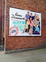 Modstrøm. Dansk Folkeparti dominerer for tiden bybilledet med budskabet 'Vores Danmark - der er så meget, vi skal passe på'. Det har affødt en del modreaktioner. Her er en af de mere impulsive af slagsen. 