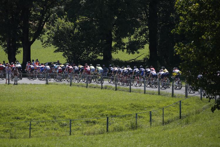 Medicinsk doping har været en fast del af Tour de France-feltet i årtier. Nu hævder en tidligere fransk antidopingchef, at rytterne også bruger ulovlige motorer i deres cykler. 