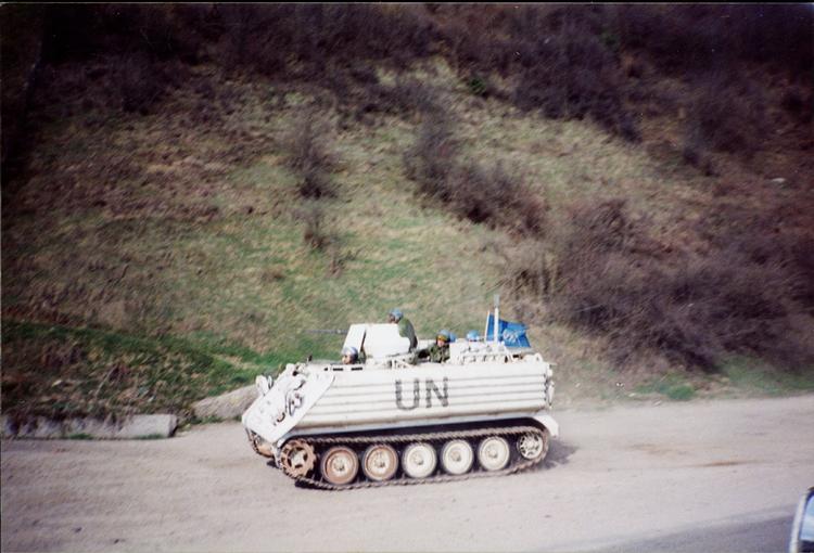 Som FN-soldat udsendt i 1995 i Balkan måtte man kun tage en kniv med i kamp. Man måtte kun handle i selvforsvar. Privatfoto Jan Petersen