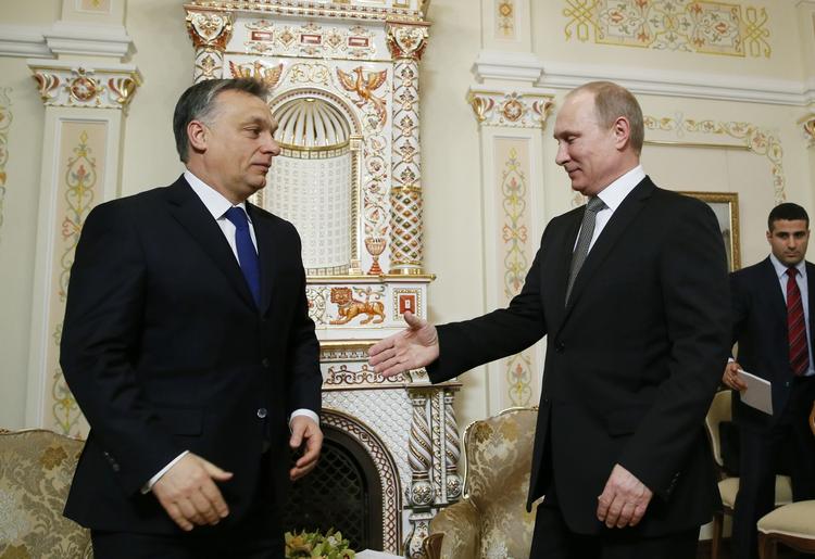 Rigtige venner. Ruslands præsident Putin og Ungarns Viktor Orban bruger Ukraine på hver sin måde. Foto: Jurij Kotjetkov, Yuri Kochetkov/AP