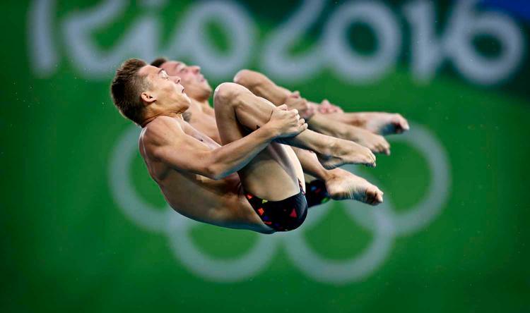 10 meter synkronudspring for herrer. Ruslands Viktor Minibaev og Nikita Shleikher. 