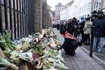 Der blev lagt et blomsterhav ved den jødiske synagoge i København, efter at en vagt blev skudt og dræbt ved terrorangrebet i København i februar 2015. 