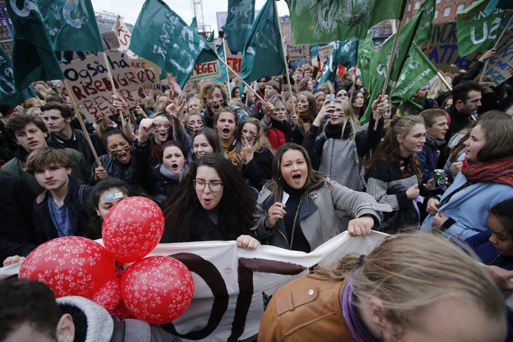 DEMONSTRATION. Studerende over hele landet protesterer over udsigten til lavere SU 