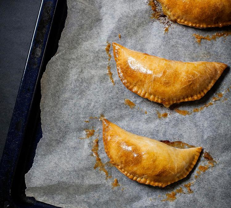 Svampefyld. Empanadas er dejlige som et let aftensmåltid eller i madpakken – med svampefyld får du dejlig umami-smag. 