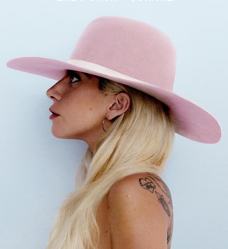 Tidløs diva. På ’Joanne’ har Lady Gagas selvfremstilling taget et gevaldigt spring fra rekvisittung popstjerne til mangefacetteret popkunstner. 