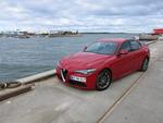 STILREN. Alfa Romeo Giulia har de typiske designelementer, f.eks. den dybe kølergrill. Foto: Allan Graubæk 