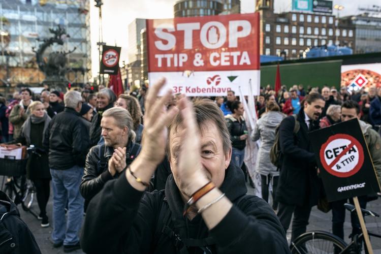 HANDELSAFTALER. Internationale handelsaftaler vækker både vrede og begejstring, men hvad går de egentlig ud på? 