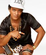 Genbrug. Bruno Mars formår ikke at forny musikken fra de mange originale kunstnere, han står på skuldrene af. 