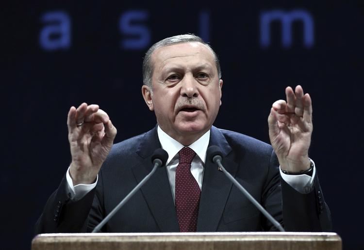 Ude? Tyrkiets præsident, Erdogan, truer EU med at sende flygtninge ind i unionen, hvis medlemslandene standser optagelsen af Tyrkiet. 