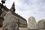 Granitsten sikrer Christiansborg