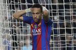 PRESSET. Neymar kan se frem til et ubehageligt juridisk tovtrækkeri efter anklager om svindel. 