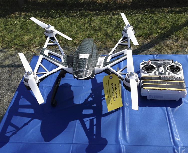 FORBUDT. Ulovlige dronebesøg i fængslerne er et relativt nyt fænomen. Her er en drone, som smuglede narko, tobaksvarer og porno ind i et højsikkerhedsfængsel i Maryland sidste år. 