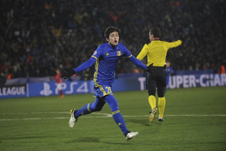 KASSE. Sardar Azmoun har scoret mod Bayern, og så skal der fejres. 