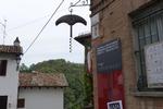 PROPTRÆKKERMUSEUM i Italien. Museet ligger på Via Roma inde midt i Barolo og er fyldt med korkpropper og værktøj til at få propperne op. Skål og ’op med proppen’. Læserfoto: Frank Juel Pedersen, Hvidovre 