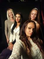 Prinsesserne. Siri, Isabell, Sabina og Claudia er alle med i DR3's nye populære serie om en række piger fra vestegnen, der stolt står frem med deres kunstige øjenvipper, hårde humor og hjerter, der banker for psytrancens tunge bas. 