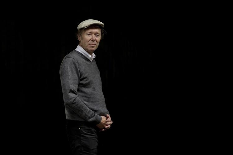 tyndt. Stig Dalagers digte føles meget som en romanforfatters digte: små fortællende tilløb, der er ovre, før de er i gang. Foto: Peter Hove Olesen (arkiv)/POLFOTO