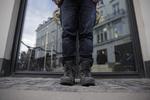 AFVIST. Journalist Per Munch har ligesom sangeren Karl William prøvet den svidende fornemmelse af ikke at være god nok. Støvlerne måtte ikke komme ind på champagnebar nær Kgs. Nytorv. 