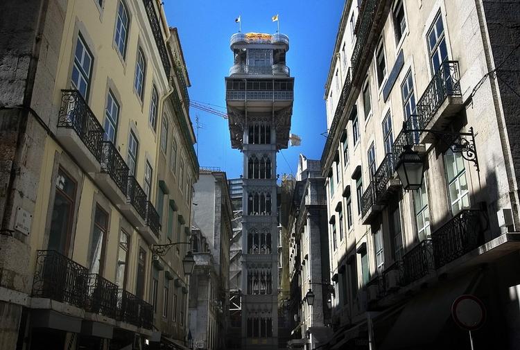 Lissabon. Fernando Pessoa boede næsten hele sit liv i Lissabon. På billedet ses Elevador de Santa Justa. Arkivfoto: Finn Frandsen 