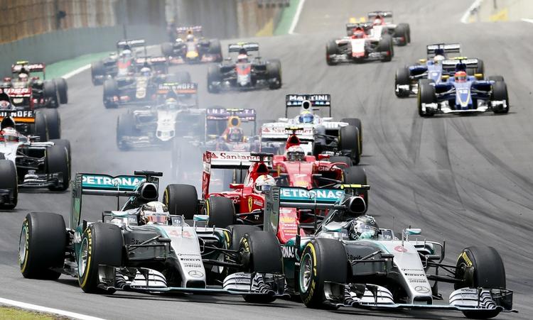 Duel. Lewis Hamilton og Nico Rosberg har de seneste tre sæsoner kæmpet om at vinde verdensmesterskabet. Det har flere gange skabt sammenstød både verbalt og på banen. 