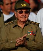 Trods den vedblivende revolutionsromantik måtte Cuba skifte økonomisk kurs efter Sovjetunionens sammenbrud og åbne sig mod verden. Det gik hurtigere efter Raul Castros magtovertagelse, og nu spøger hans storebror Fidel Castro ikke længere i kulissen. (Foto: AP) 