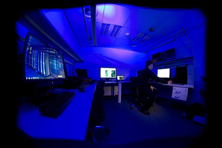 Kontrolrummet. Dansk politi står med en ny særaftale til at miste sin direkte adgang til Europols databaser i det hollandske hovedkvarter i Haag. 