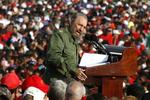 Leder. Her taler Fidel Castro i 2006 på Revolutionspladsen i Havana. 