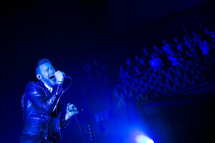 Øv. Joakim Berg har angivelig fået besked af lægen, at han ikke må synge. Her fra en koncert i Vetga i 2014. 