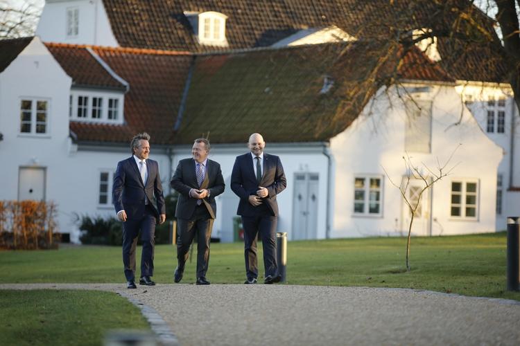 TREKLØVER Bølgerne gik højt på de sociale medier, da LA, K og V i dag præsenterede deres regeringsgrundlag. 