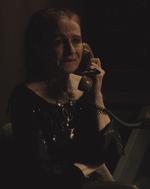 Skældud. Julehyggen er måske knap så hyggelig og varm, når det er mor – spillet af Bodil Jørgensen – der ringer op, og det er Rytteriet, der står bag. 