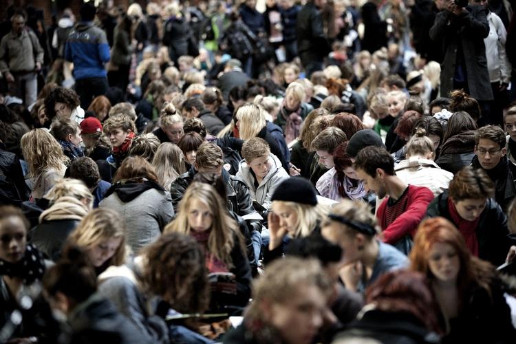 Pensionsløse. En del af de enlige og singler, der ikke sparer op til pensionen er unge studerende med løs tilknytning til arbejdsmarkedet. Men det foklarer ikke hele forskellen. 
