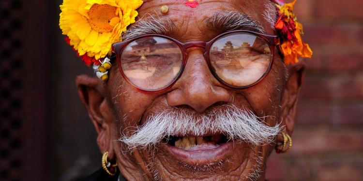Nepal. Efter politisk uro og et voldsomt jordskælv, er Himalaya-landet så småt ved at finde sig selv igen. 