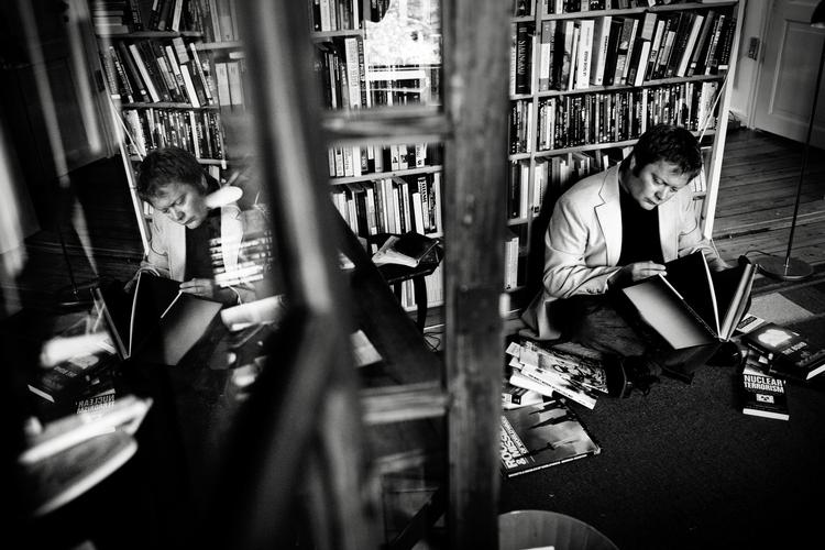 Forfatteren Jan Sonnergaard fik sit gennembrud med novellesamlingen 'Radiator' i 1997, som blev solgt i mere end 100.00 eksemplarer. Jan Sonnergaard gik bort sidste år.  