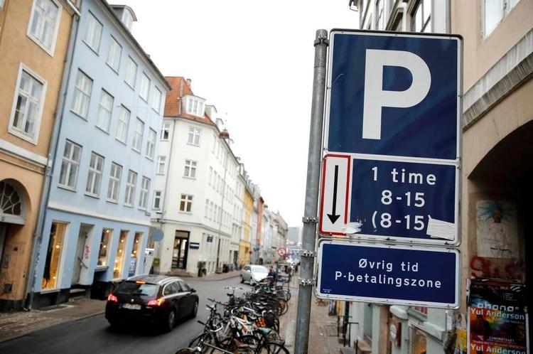 ÆNDRING. Fra på mandag bliver der rykket rundt på parkeringszonerne flere steder i København. En del bilister skal derfor tillægge sig nye vaner. 