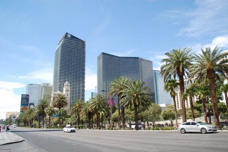 LUKSUS. Hoteller i den dyre ende er i de seneste år skudt op i Las Vegas. Tjek quizzen nede i artiklen. Den handler lidt om Las Vegas. 