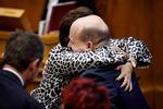 Krammer fra SF's Pia Olsen Dyhr til justitsminister Søren Pape. 